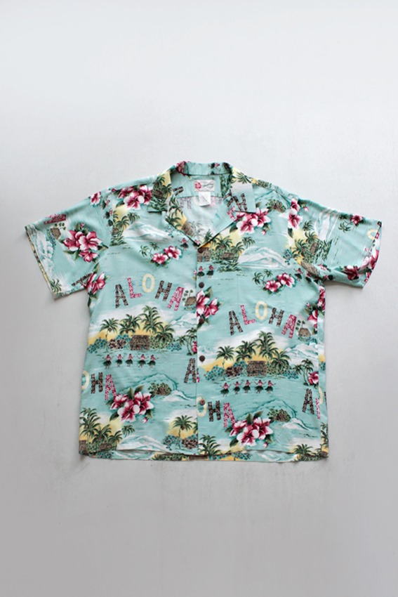 Vintage &#039;Hilo Hattie&#039; Rayon Hawaiian Shirts (XL)