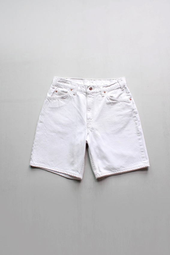 OrangeTab, 90s Levis 550 White Denim Shorts (W30)