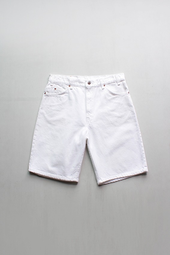 OrangeTab, 90s Levis 550 White Denim Shorts (W32)